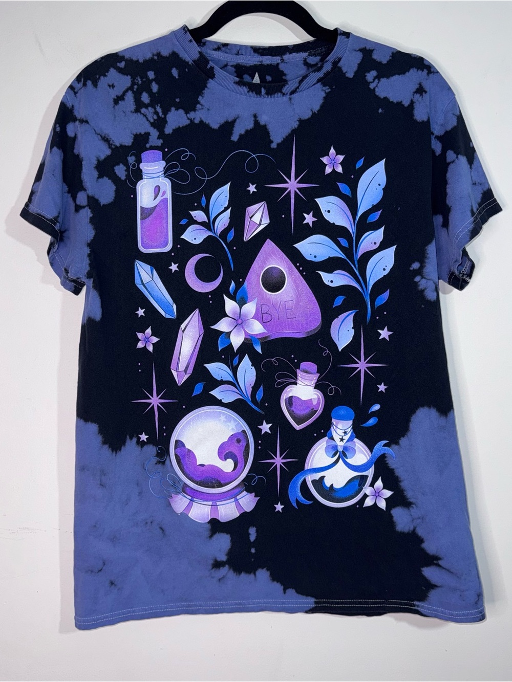 Texart Purple Witch Icon Tie Dye Boyfriend Fit Graphic T-Shirt Medium Hot Topic